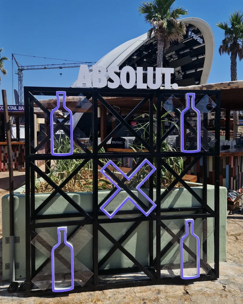 Absolut svjetleća reklama